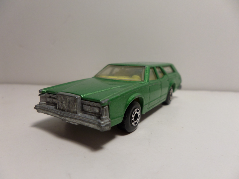 Illustration for article titled Wagon Wednesday: Mercury Cougar Villager